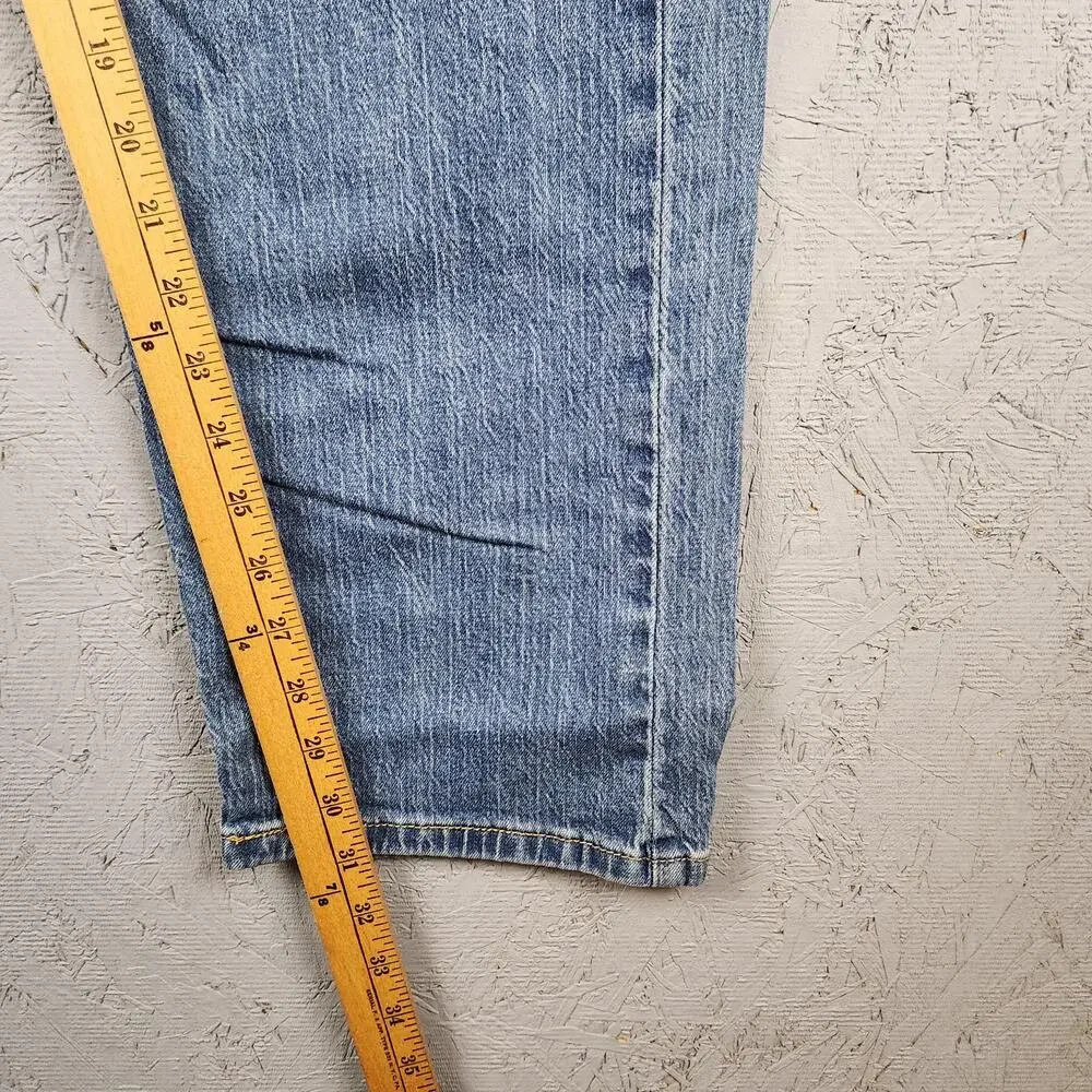 Levis measurements photos
